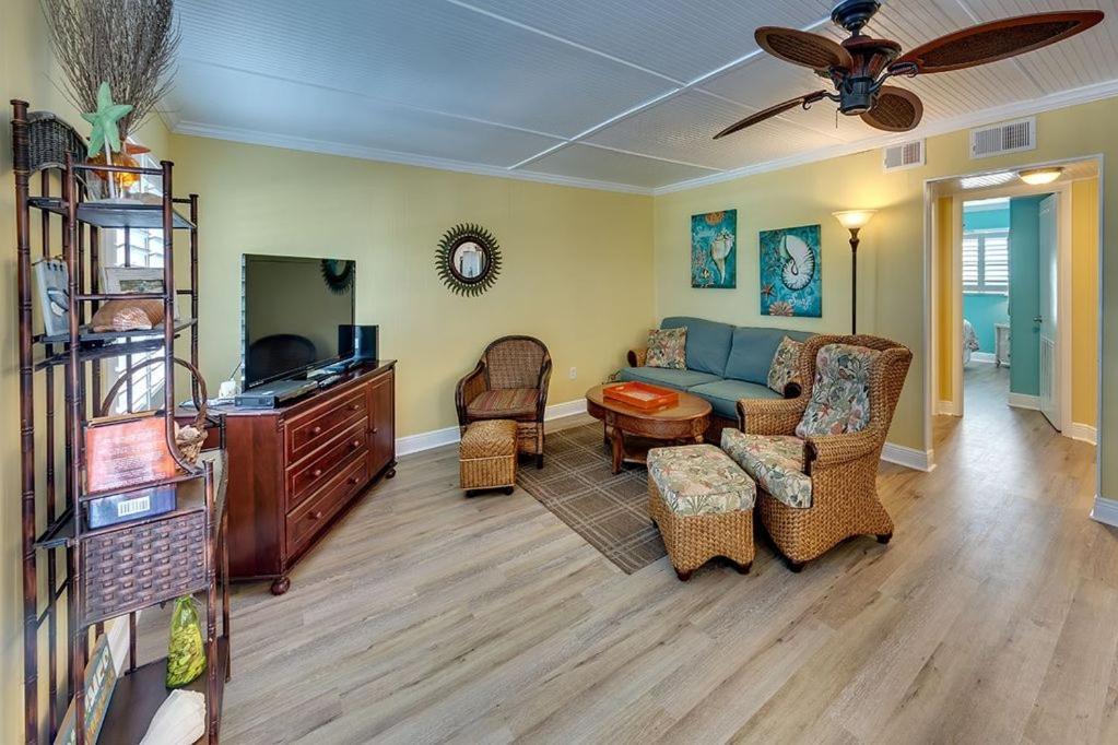 Beach Getaway Pool Condo Between The Island Marina And Beach Bradenton Beach Luaran gambar